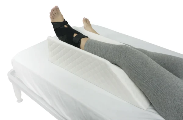 Apoio de Perna Angular para Conforto Pós Cirúrgico Perfetto